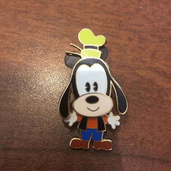 Disney Baby Goofy Pin - Picture 1 of 2
